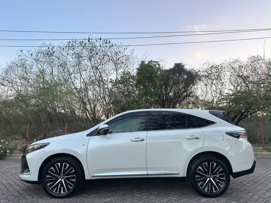 TOYOTA HARRIER thumbnail 8